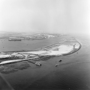 Petroleumhavens, Maasvlakte, Bestanddeelnr 250-8140