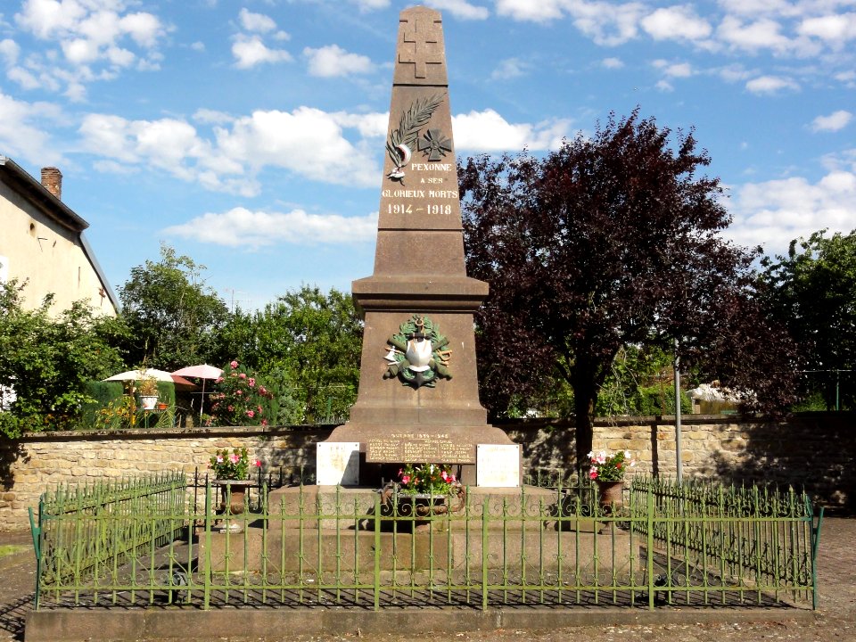 Pexonne (M-et-M) monument aux morts