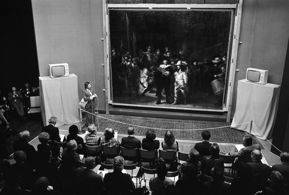 Persconferentie i.v.m. voltooiing restauratie Nachtwacht in Rijksmuseum, Amsterd, Bestanddeelnr 928-4855