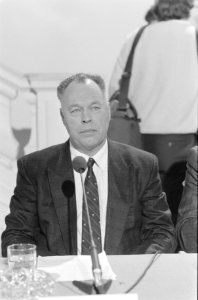 Persconferentie i.v.m. ontvoering Gerrit Jan Heijn in gemeentehuis Bloemendaal m, Bestanddeelnr 934-1580