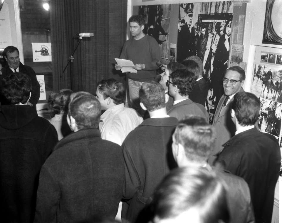 Persconferentie in gebouw aan Prinsengracht 820, Jan Wolkers, Bestanddeelnr 918-9431
