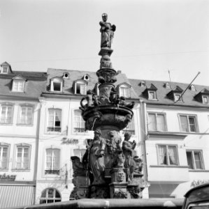 Petrusbrunnen aan de Hauptmarkt, Bestanddeelnr 254-4480