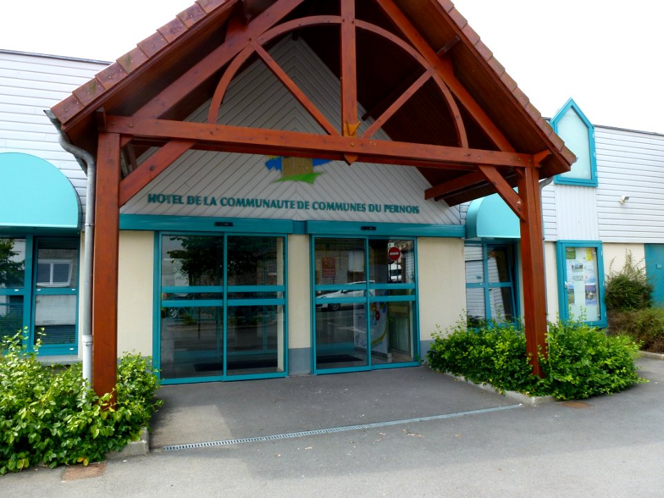 Pernes (Pas-de-Calais, Fr) Hotel de la Communauté de Communes du Pernois