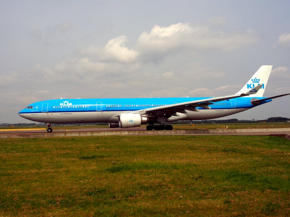 PH-AKB KLM Royal Dutch Airlines Airbus A330-303, 14 july 2013 pic2
