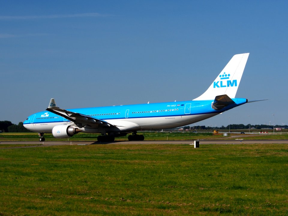 PH-AKD KLM Royal Dutch Airlines Airbus A330-303 - cn 1300, taxiing 21july2013 pic-006
