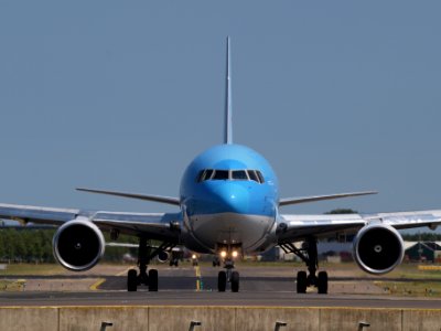 PH-AHQ ArkeFly Boeing 767-383(ER) - cn 24477 taxiing 21July2013 pic-001