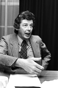 Persconferentie FNV over Bestek81 in Den Haag FNV-voorzitter Wim Kok, Bestanddeelnr 929-9005