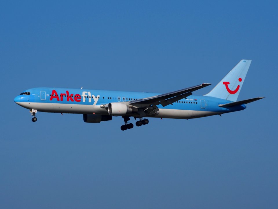 PH-AHQ ArkeFly Boeing 767-383(ER), landing at Schiphol (AMS - EHAM), Netherlands, pic3