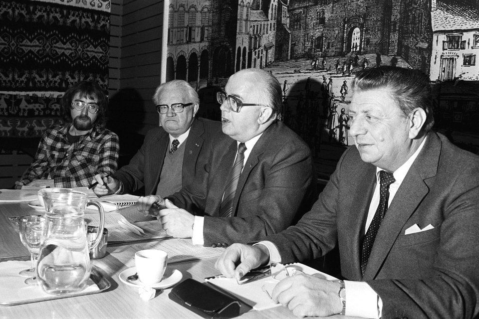 Persconferentie door organisatie comite COSBO over de demonstratie van ouderen 1, Bestanddeelnr 931-9224