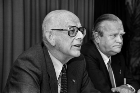 Persconferentie door ex-informateur CDA-er De Gaay (Gaius) Fortman (links) in he, Bestanddeelnr 931-6561
