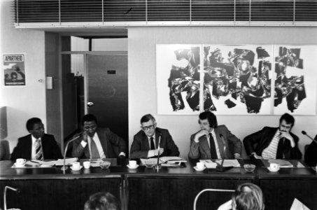 Persconferentie FNV over campagne tegen apartheidspolitiek Zuid Afrika de zwar, Bestanddeelnr 929-6165