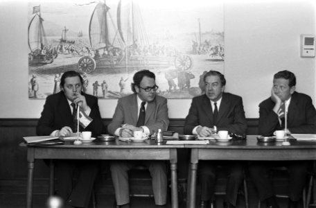 Persconferentie Europese Beweging in Nieuwspoort, Ernest (dir. Britse E.B.), H.J, Bestanddeelnr 926-2318