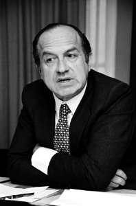 Persconferentie Directeur Generaal E Saouma (Wereld Voedselorganisatie FAO), ko, Bestanddeelnr 930-8198