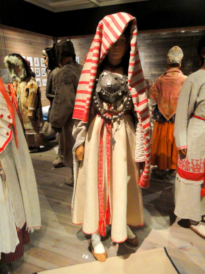 Petseri, Setomaa, 1902 - Finnic dress - Museum of Cultures (Helsinki) - DSC04777