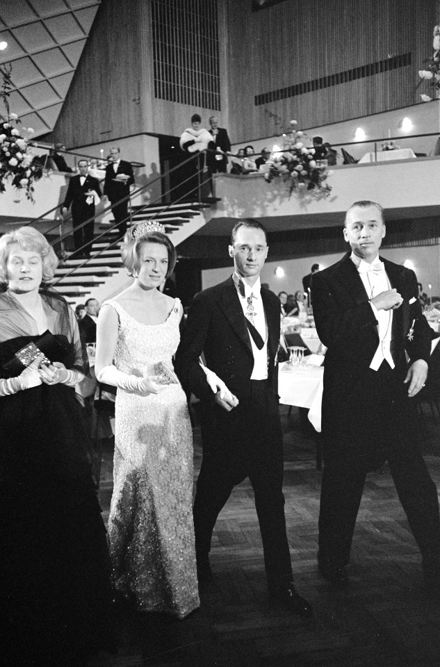 Persbal van Duitse journalisten in Bonn, Prinses Irene Prins Carlos op persbal, Bestanddeelnr 917-1016
