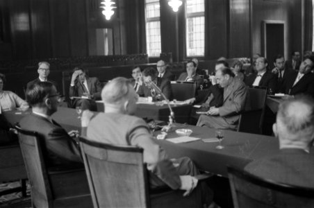 Persconferentie in de Amsterdamse raadszaal over de IJtunnelkwestie, Bestanddeelnr 911-6287