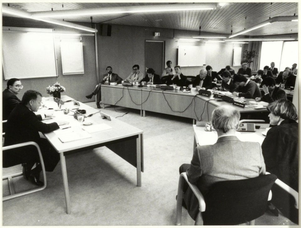 Persconferentie bij Uitgeversconcern VNU in de Waarderpolder. NL-HlmNHA 54002603br26180K