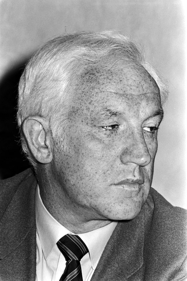 Persconferentie AZ67 i.v.m. de woensdag te spelen tweede finalewedstrijd om UEFA-cup tegen Ipswich Town , AZ-trainer Kessler, Bestanddeelnr 931-4913