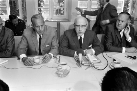 Persconferentie burgemeester Samkalden na rellen op Dam, Amsterdam, Bestanddeelnr 923-7784