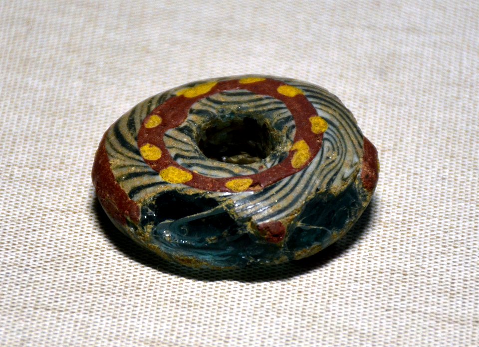 Perle Verre Epoque mérovingienne Metz 29012017