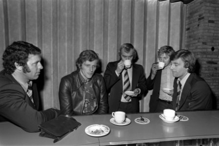 Persconferentie Ajax i.v.m. afscheid van Piet Keizer v.l.n.r. Heiz Stuy, Piet , Bestanddeelnr 927-5742