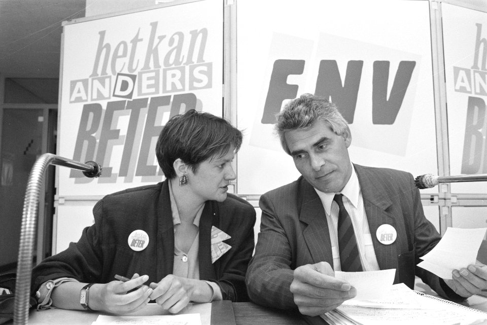 Persconferentie FNV Het kan anders, beter vice-voorzitter Karin Adelmund en , Bestanddeelnr 934-3117