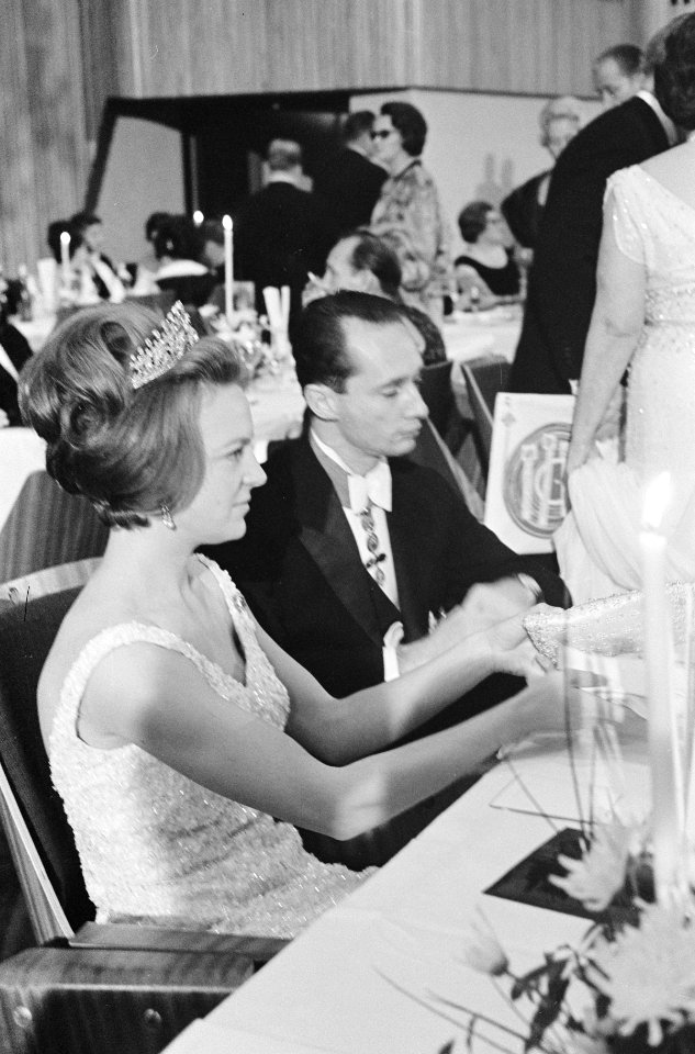 Persbal van Duitse journalisten in Bonn, Prinses Irene Prins Carlos op persbal, Bestanddeelnr 917-1017