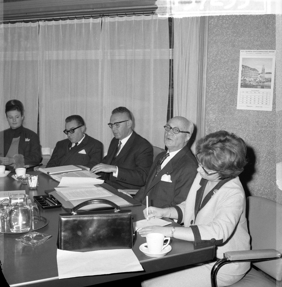 Persconferentie Emile Roche in gebouw Voorl Europese Gemeenschappen te Den Haag, Bestanddeelnr 915-7255