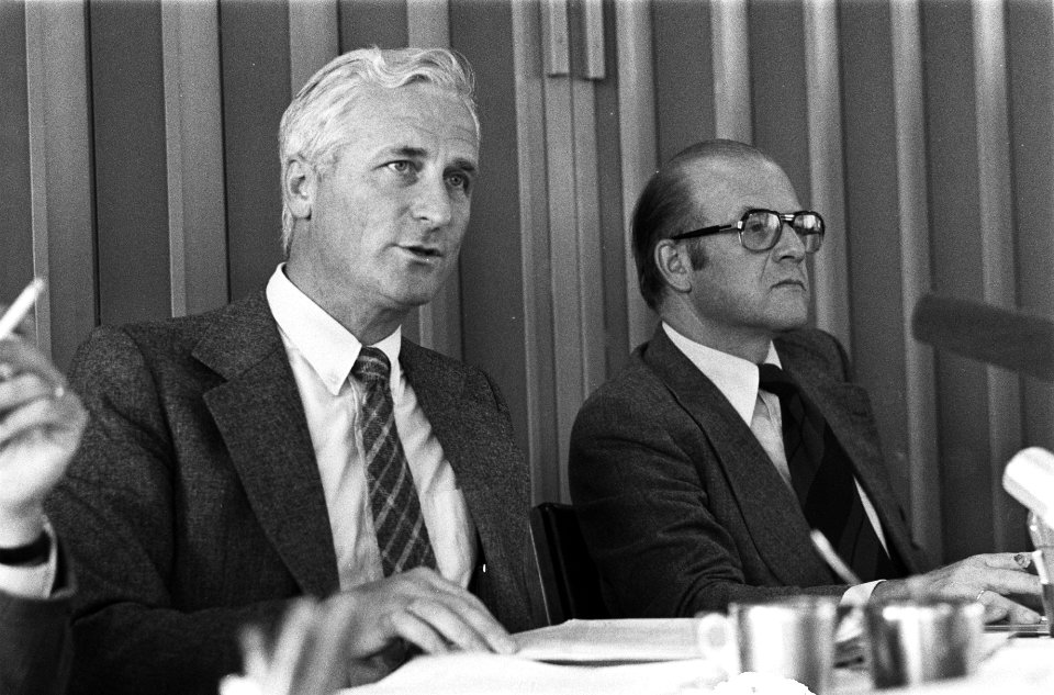 Persconferentie HoogovensEstel in verband met ontslagen directeur FE Mathijs, Bestanddeelnr 929-3479