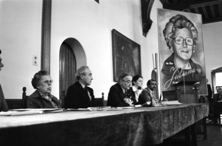 Persconferentie Comité Koningin Juliana 70 jaar in de Haagse Rolzaal voorzitt, Bestanddeelnr 930-1784