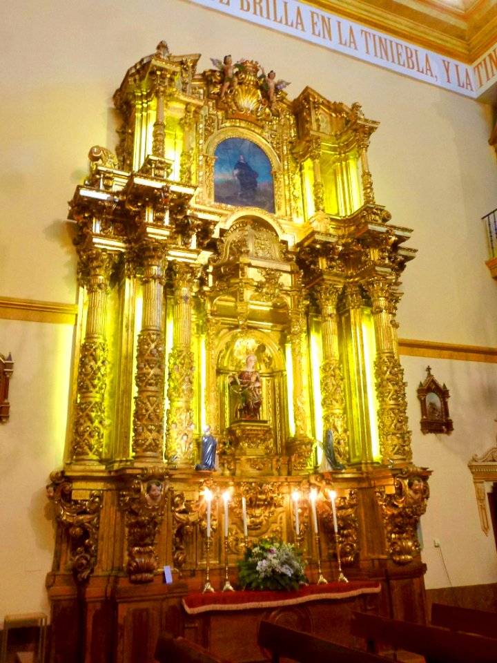 Peralta - Iglesia de San Juan Evangelista, interior 02