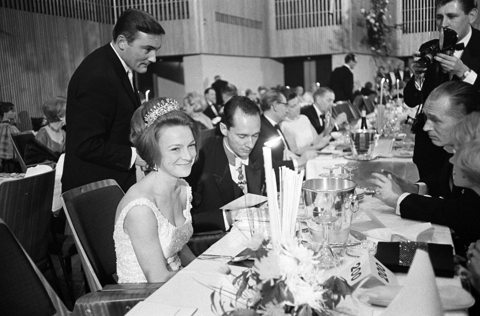 Persbal van Duitse journalisten in Bonn, Prinses Irene Prins Carlos op persbal, Bestanddeelnr 917-1012