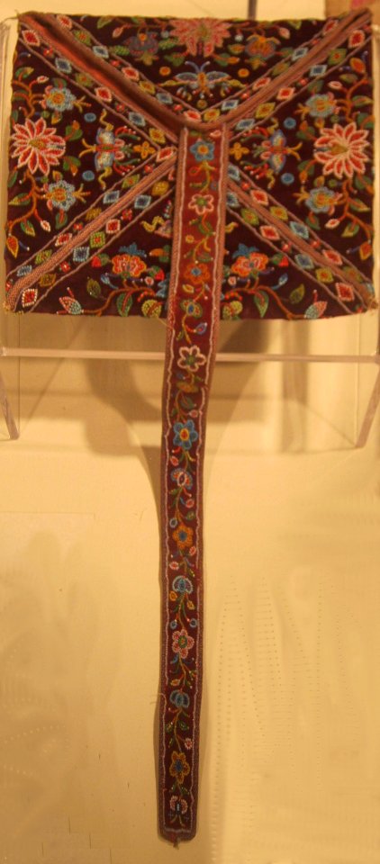 Peranakan woman's ceremonial purse (tas manik), Honolulu Museum of Art