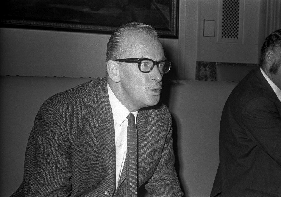 Persconferentie i.v.m. 75-jarig bestaan Stadsschouwburg te Amsterdam onbekend, Bestanddeelnr 922-7372