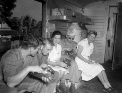 Per extra trein werden gezinnen van TNI-militairen naar Gombong vervoerd en alda, Bestanddeelnr 13568