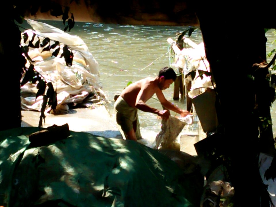 People who live in Slum in Kolkata 2