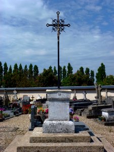 Perriers-la-Campagne (Eure, Fr) croix de cimetière