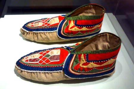 Penobscot moccasins, northeastern region, 1845-1855 - Bata Shoe Museum - DSC00461