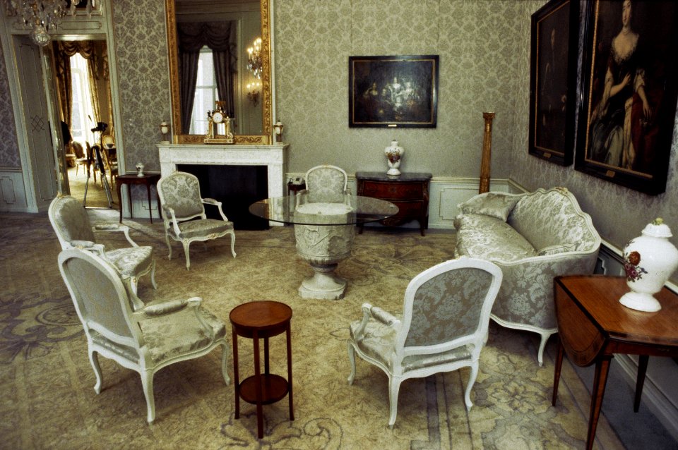 Pers excursie in Koninklijk Paleis Het Huis ten Bosch in DH, waar Beatrix en haa, Bestanddeelnr 253-8555
