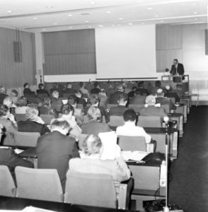 Persconferentie Hiswa RAI Amsterdam, mr A P Menstert Spaanderman (commandant , Bestanddeelnr 927-7444