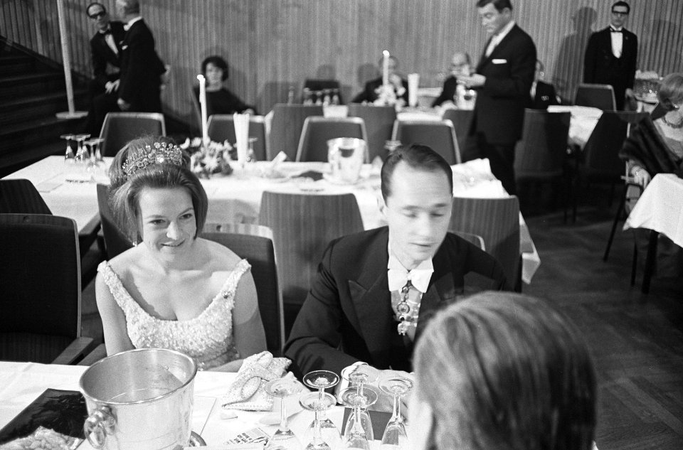 Persbal van Duitse journalisten in Bonn, Prinses Irene Prins Carlos op persbal, Bestanddeelnr 917-1015