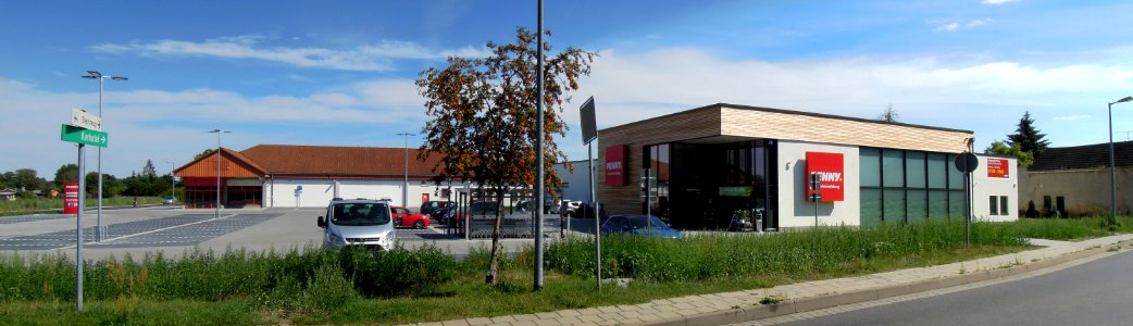 Penny-Markt in Bad Schmiedeberg -Alter Markt links im Bild- im August 2020