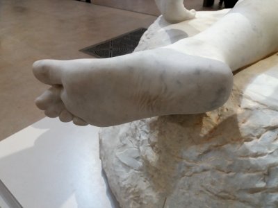 Persée et la Gorgone de Laurent Marqueste, 1890 - Pied droit de Méduse