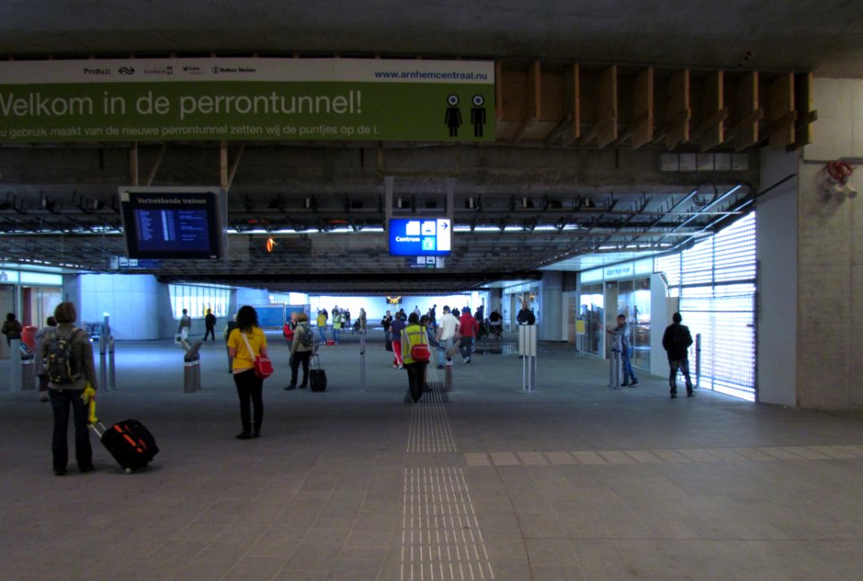 Perrontunnel Station Arnhem, vooringang photo