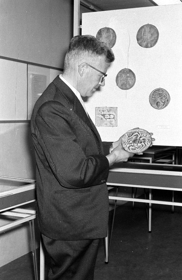 Penningtentoonstelling in Den Haag, Bestanddeelnr 913-1247