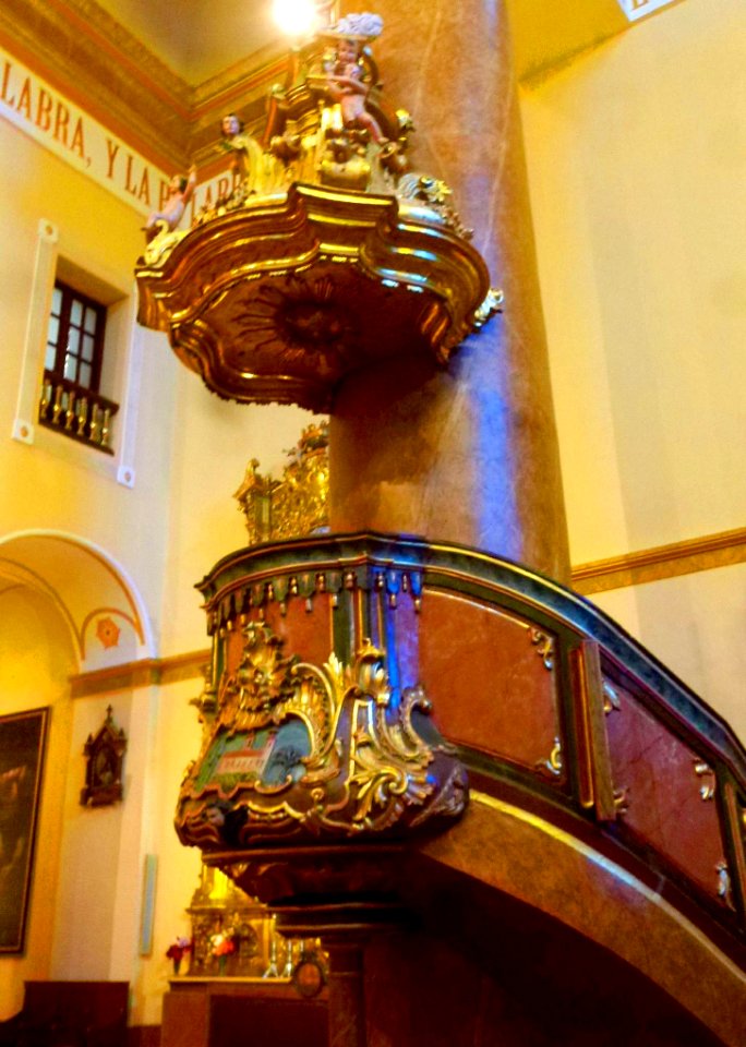 Peralta - Iglesia de San Juan Evangelista, interior 01
