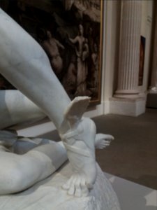 Persée et la Gorgone de Laurent Marqueste, 1890 - Pied gauche de Persée