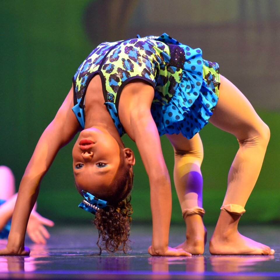 Flexible perform stage