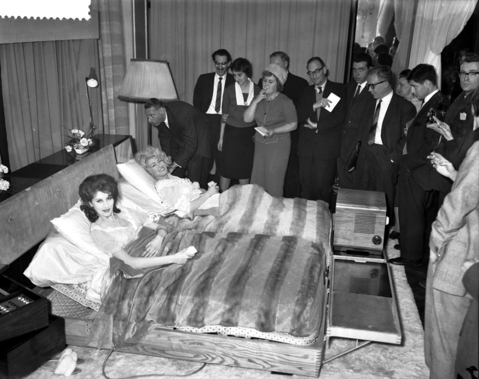 Persconferentie over Het Bed in het Carltonhotel te Amsterdam, Bestanddeelnr 912-1374