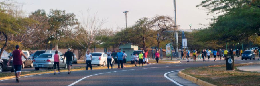 People working out in the Paseo del Lago